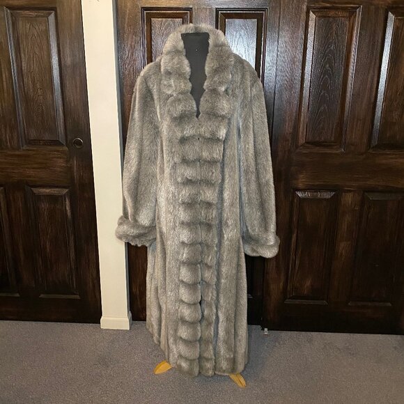 Full Length Faux Fur Gray Medium Size Coat - Picture 1 of 5